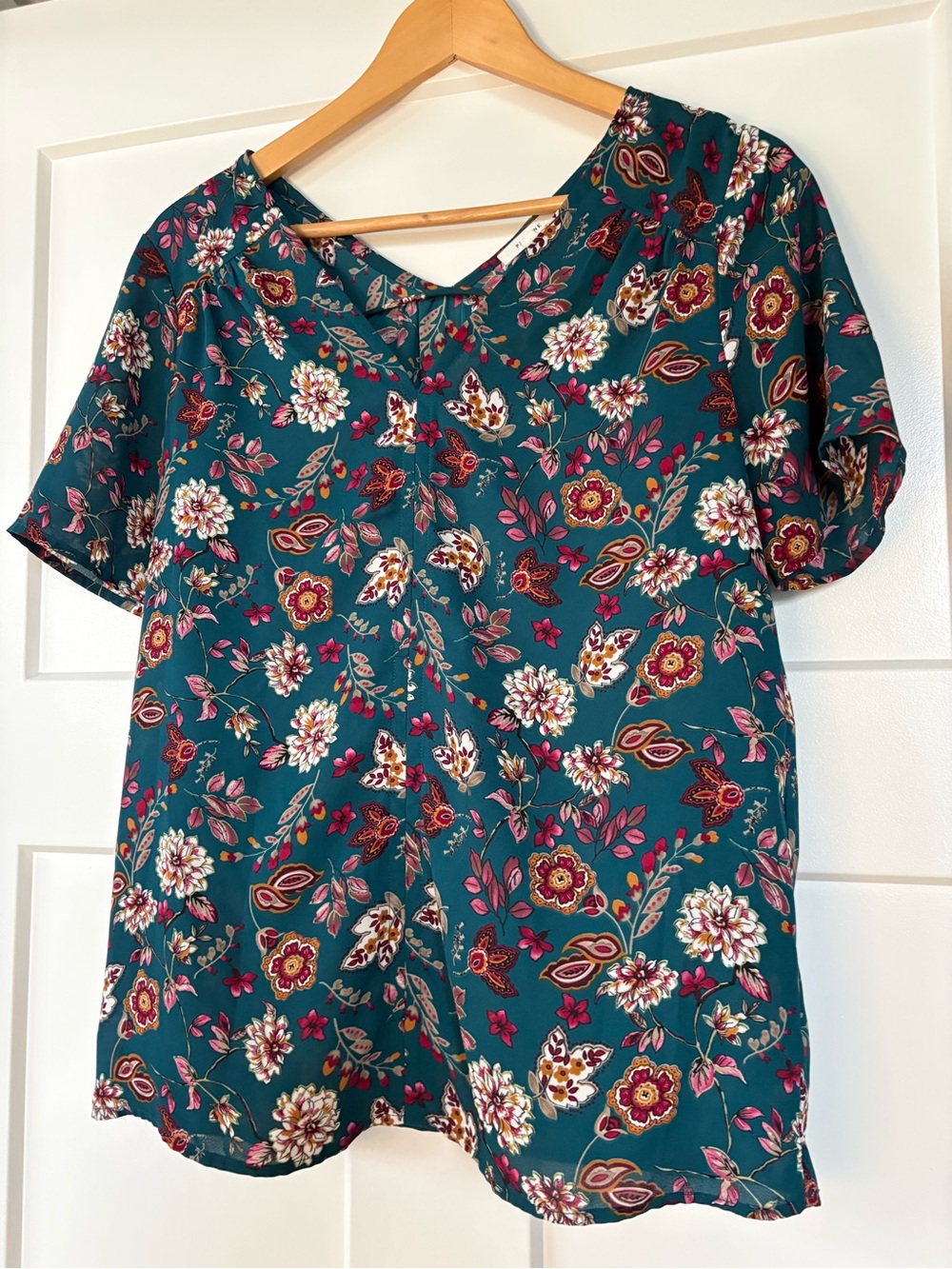 Pleione Teal Floral V-Neck Blouse with Pink & White Blooms Size- Small Petite